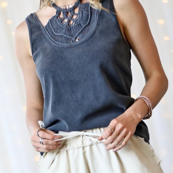 Crochet halter ribbed texture tank - Picture 4 of 6